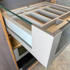 ریل بدنه دار اسلیم شیشه اینر 40kg نوک مدادی با فرانت شیشه ارتفاع 193mm عمق 350mm