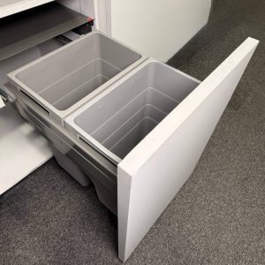 سطل چندمنظوره چند منظوره توکار متصل به بدنه هایلو(Hailo)مدل یوروکارگو اس سی جهت یونیت500mmکد3619721